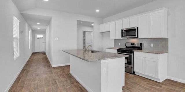 211 Hamilton Pool Ln - Photo 1
