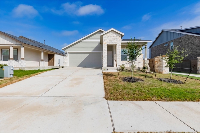 591 Avre Loop - Photo 1