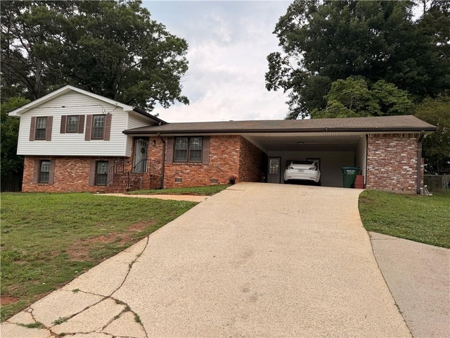 886 Killian Hill Road Sw - Photo 1