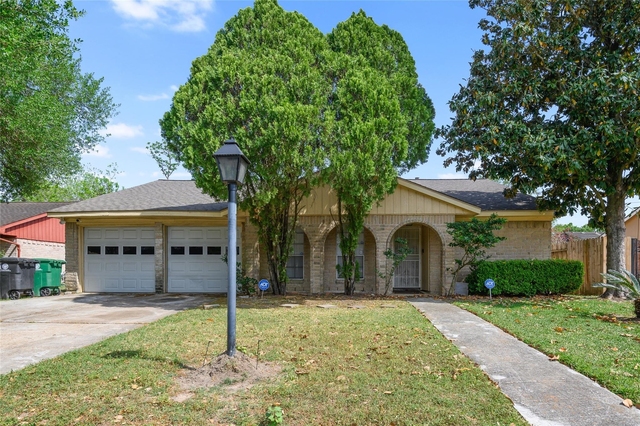 10427 Huntington Place Drive - Photo 1