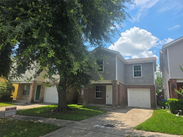 15515 Martineau Street - Photo 1