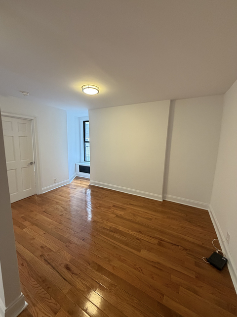 1427 York Avenue - Photo 1