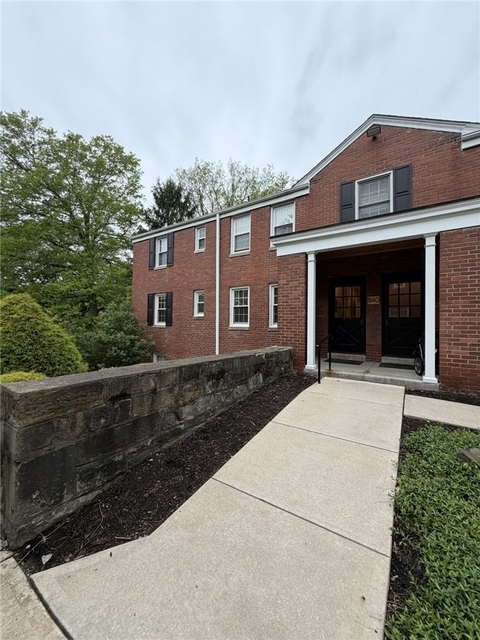 840 Thorn St - Photo 1