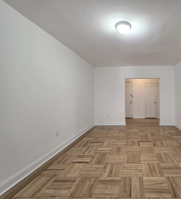 61-40 Saunders St - Photo 1