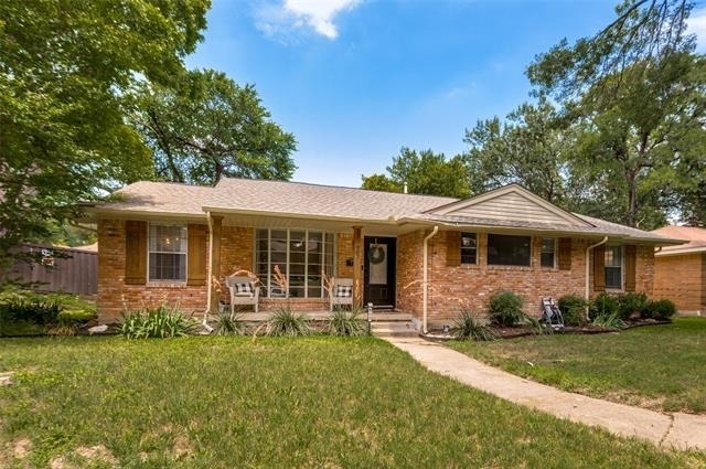 937 Ferncliff - Photo 1