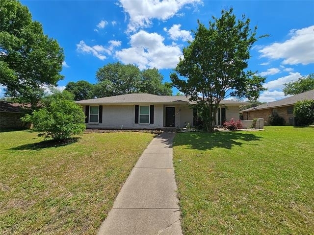 216 Wesley Drive - Photo 1