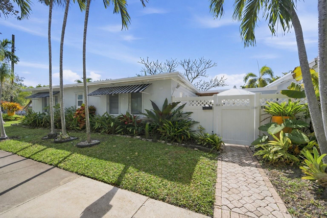 1614 Ne 7th Street - Photo 1