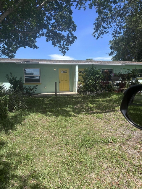 202 W Balboa Street - Photo 1