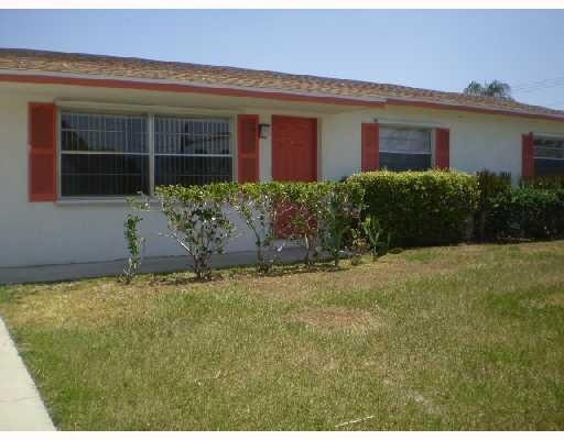 1881 Se Airoso Boulevard - Photo 1