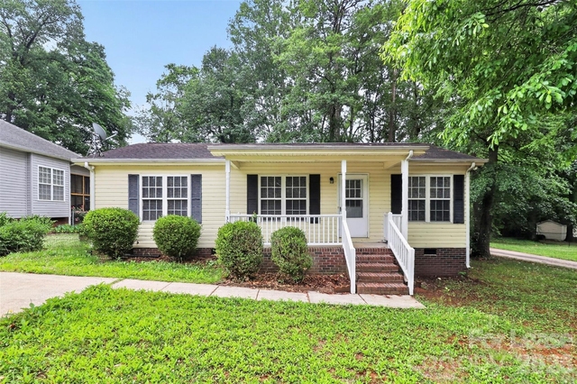 305 South Street - Photo 1