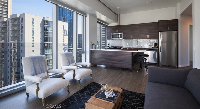 100 Van Ness Avenue - Photo 1