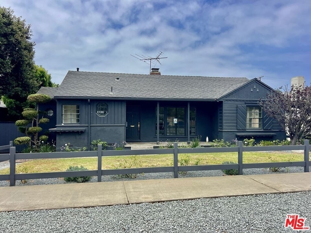 8345 Loyola Boulevard - Photo 1