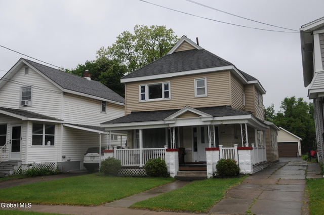 830 Vischer Avenue - Photo 1