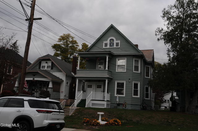 2007 Campbell Avenue - Photo 1
