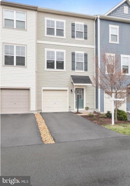 105 Pintangle Court - Photo 1