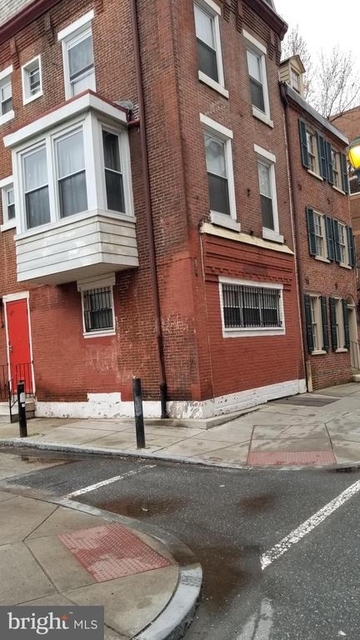 1120 Locust Street - Photo 1