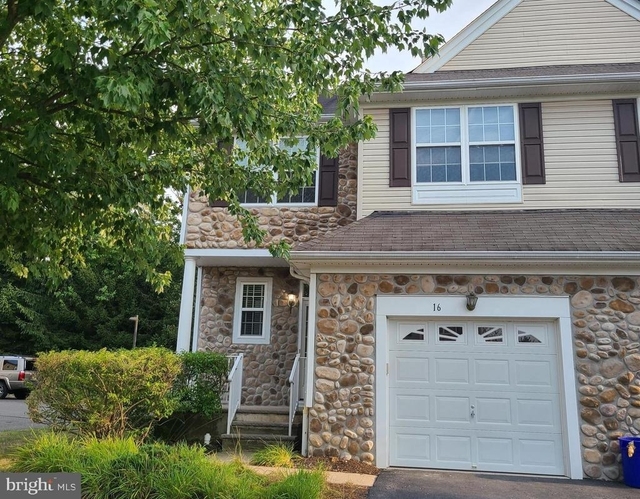 16 Scarlet Oak Drive - Photo 1