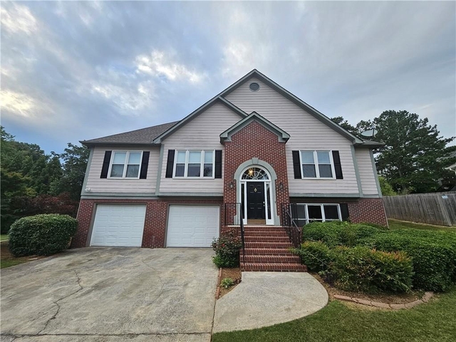 144 Hunters Trace - Photo 1