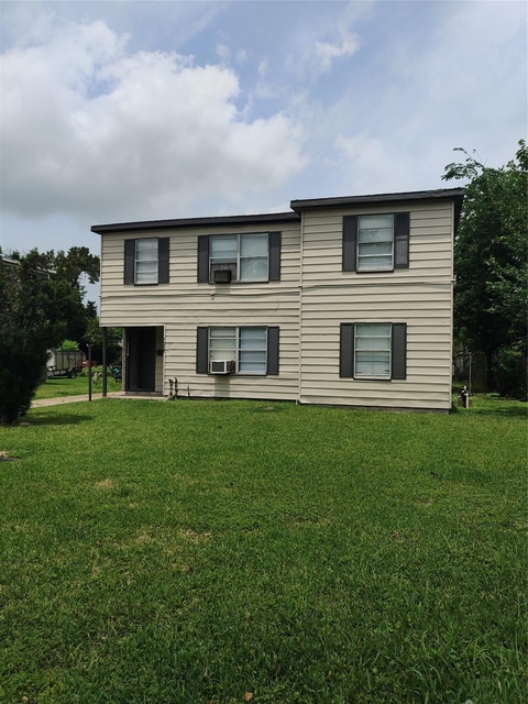 1208 7th Avenue - Photo 1