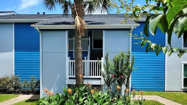 3506 Cove View Boulevard - Photo 1