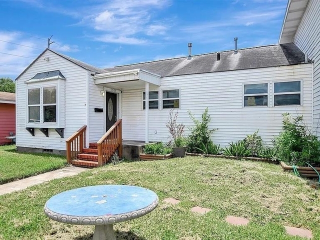 5311 Perry Avenue - Photo 1