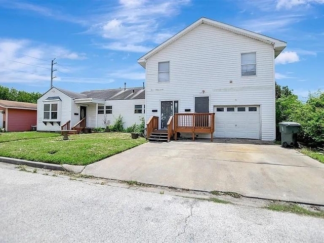 5313 Perry Avenue - Photo 1