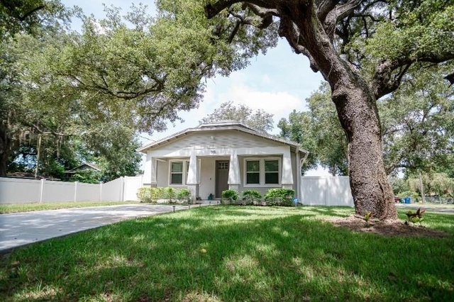 705 E Elm Street - Photo 1