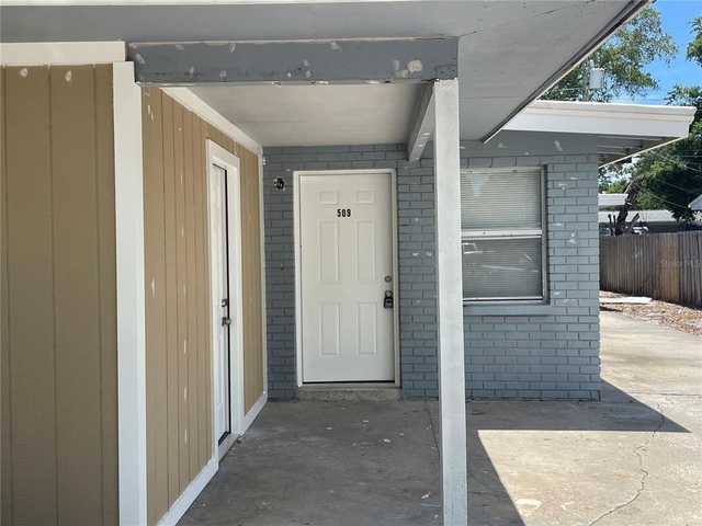 509 N Saturn Avenue - Photo 1