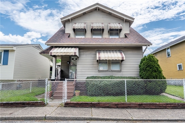 828 Front St - Photo 1