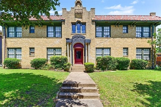 4515 Swiss Avenue - Photo 1