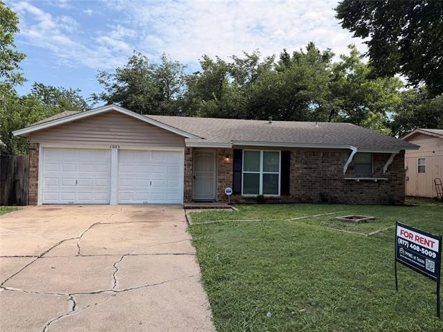 1005 Fairfax Court - Photo 1
