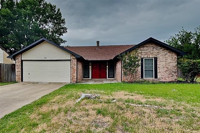 2611 Sprucewood Lane - Photo 1
