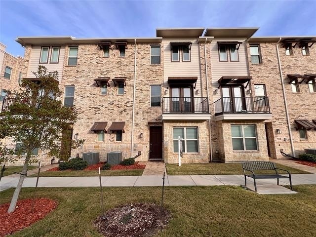 714 N Plano Road - Photo 1