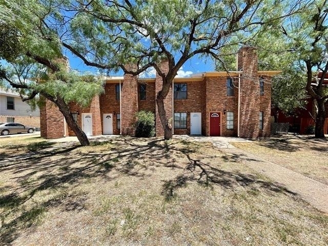 921 Bruce Way - Photo 1