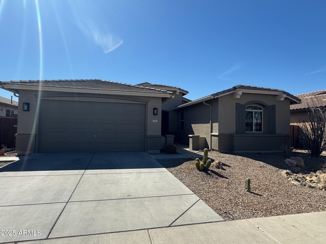 135 W Yellow Wood Avenue - Photo 1