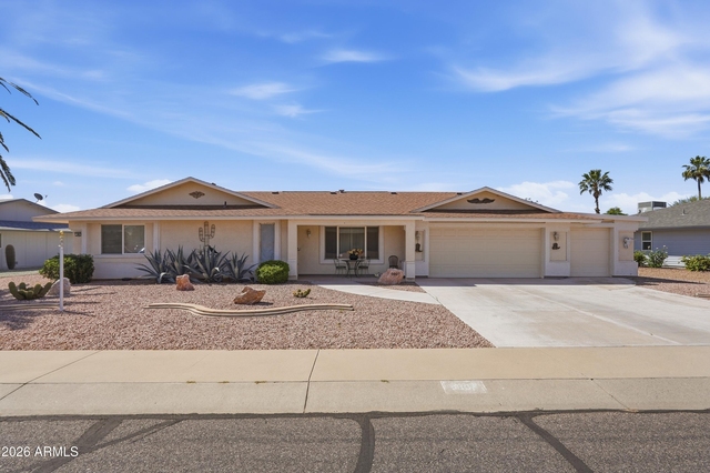 9807 W Mockingbird Drive - Photo 1