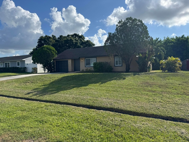 1841 Sw Mcallister Lane - Photo 1