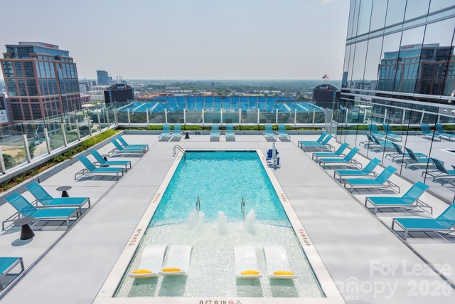 401 S Graham Street - Photo 1