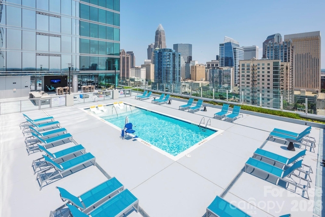 401 S Graham Street - Photo 1