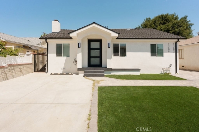 14605 Wyandotte - Photo 1