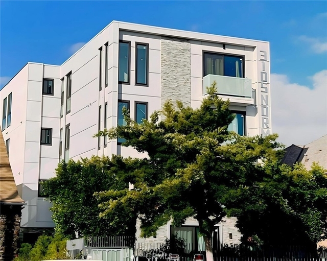 3105 W Normandie Avenue - Photo 1