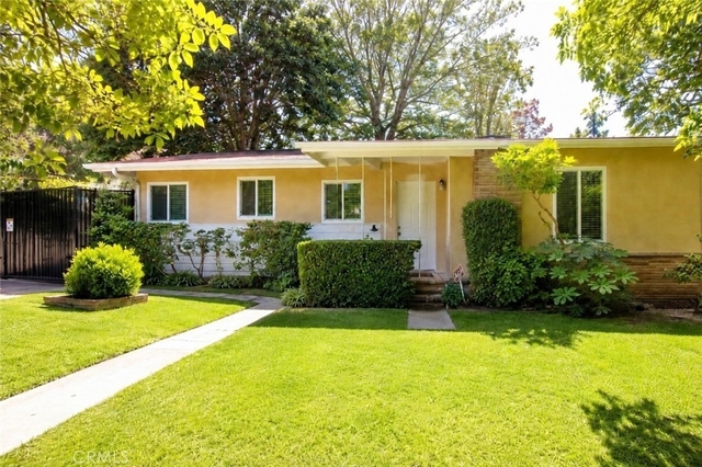 1005 Stradella - Photo 1