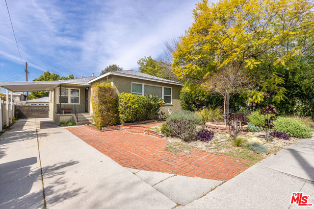 1561 Hazelwood Avenue - Photo 1