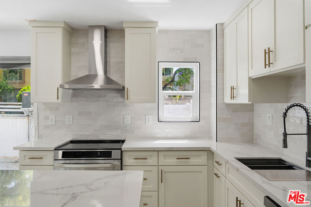 929 N Stanley Avenue - Photo 1