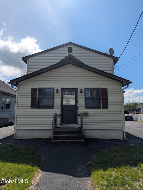 1729 Ferguson Street - Photo 1