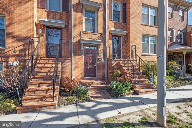 1417 Oronoco Street - Photo 1