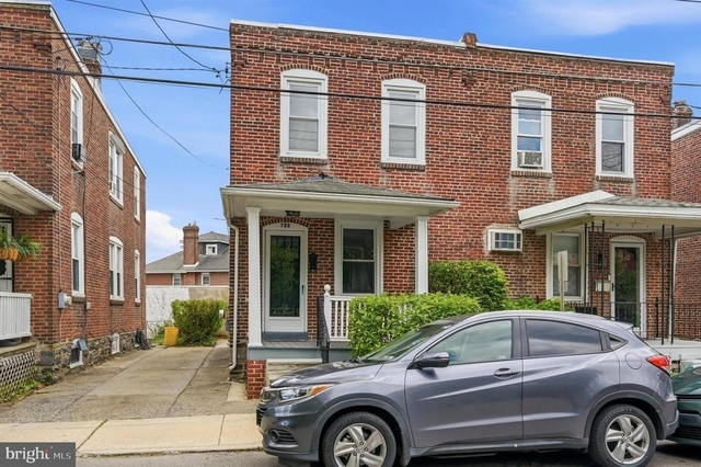 732 W Railroad Avenue - Photo 1