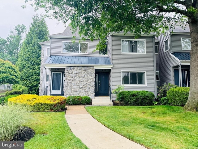 835 Chanticleer Drive - Photo 1