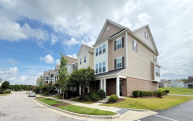 537 Austin View Boulevard - Photo 1