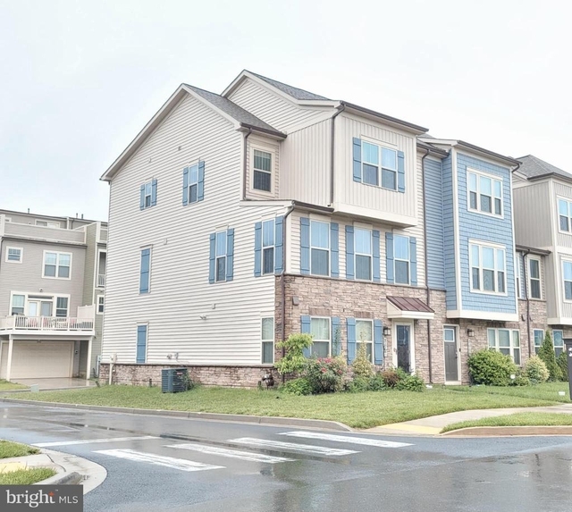 8667 Shady Pines Drive - Photo 1